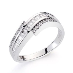 18K SORTIJA ORO BLANCO DIAMANTES TALLA BRILLANTE 0.70/ 0.31  QTS. ANCHO: 5,5MM