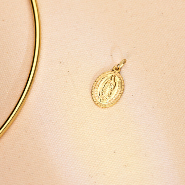 18K ESCAPULARIO VIRGEN DE GUADALUPE 23X15 MM - Imagen 3