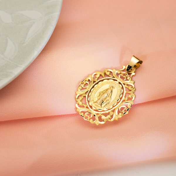 18K MEDALLA VIRGEN DE LA MILAGROSA CERCO 46X35 MM 7.95 GR - Imagen 2