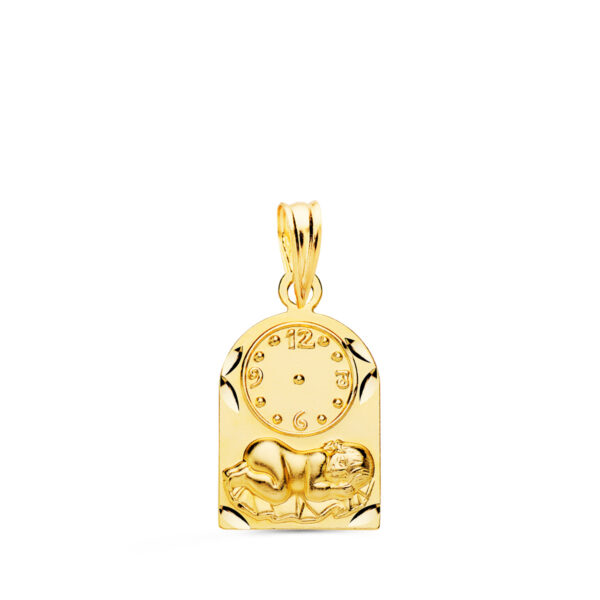 18K MEDALLA ARCO NIÑO DE LA HORA CON RELOJ TALLADA. 18 X 11 MM