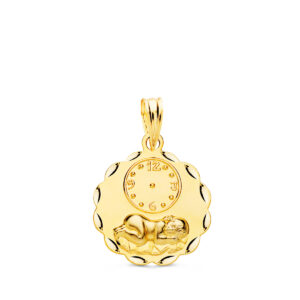 18K MEDALLA REDONDA NIÑO DE LA HORA CON RELOJ TALLADA. 16 MM
